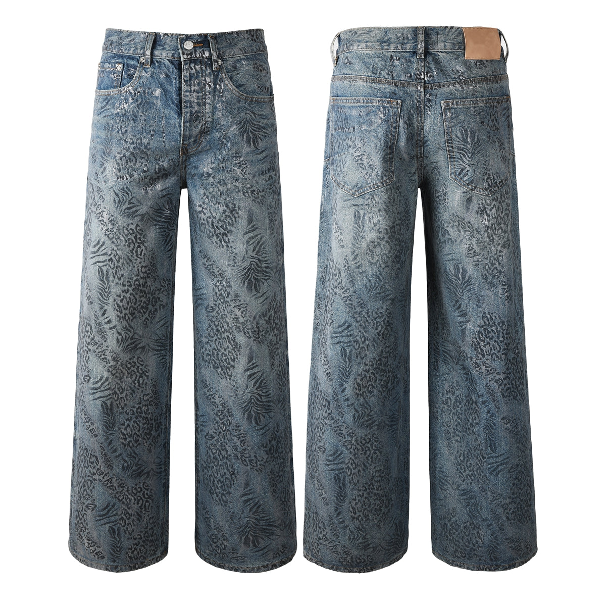 Jean bleu coupe ample style streetwear pour homme, avec délavage unique à motif léopard et feuilles pour un style urbain rétro 100 