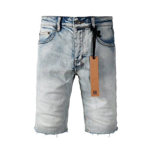 Short en jean streetwear bleu clair délavé pour homme avec ourlet brut et poche arrière plaquée graphique 2001 